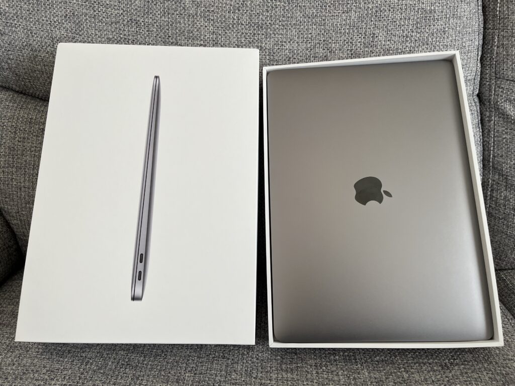 MacBook開封
